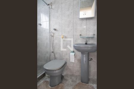 Casa de condomínio à venda com 240m², 4 quartos e 2 vagasBanheiro suíte edícula