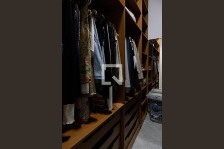 Casa de condomínio à venda com 240m², 4 quartos e 2 vagasCloset da Suíte 2