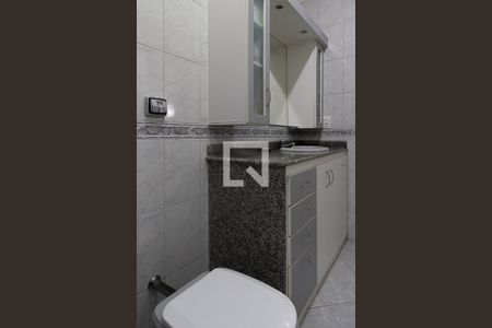 Casa de condomínio à venda com 240m², 4 quartos e 2 vagasBanheiro da suíte 2