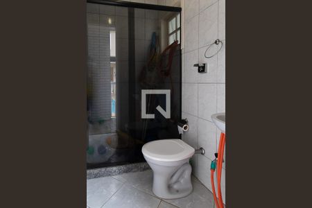Casa de condomínio à venda com 240m², 4 quartos e 2 vagasBanheiro da piscina 