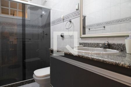 Casa de condomínio à venda com 240m², 4 quartos e 2 vagasBanheiro social 