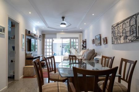 Sala de casa de condomínio à venda com 4 quartos, 240m² em Vargem Pequena, Rio de Janeiro