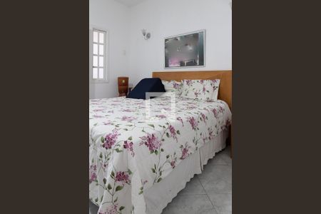 Casa de condomínio à venda com 240m², 4 quartos e 2 vagasSuíte 2