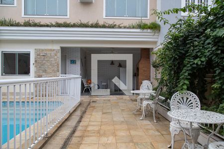 Casa de condomínio à venda com 240m², 4 quartos e 2 vagasPiscina 