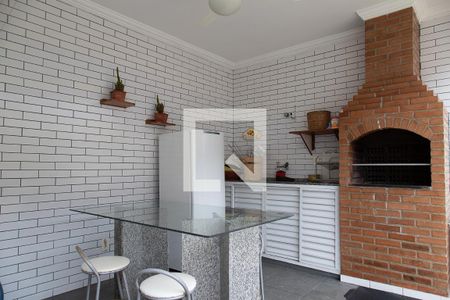 Casa de condomínio à venda com 240m², 4 quartos e 2 vagasChurrasqueira 