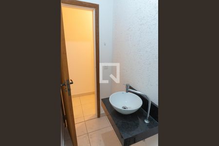 Casa à venda com 80m², 3 quartos e 2 vagas Casa à venda com 80m², 3 quartos e 2 vagasLavabo