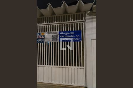 Casa à venda com 80m², 3 quartos e 2 vagas Casa à venda com 80m², 3 quartos e 2 vagasplaquinha