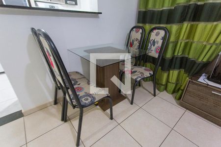 Sala de apartamento para alugar com 2 quartos, 44m² em Gávea, Uberlândia