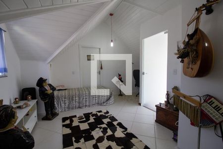 Casa de condomínio à venda com 400m², 3 quartos e 1 vagaSotão