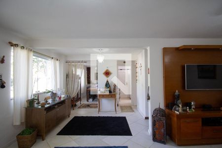 Sala de casa de condomínio à venda com 3 quartos, 400m² em Vargem Pequena, Rio de Janeiro