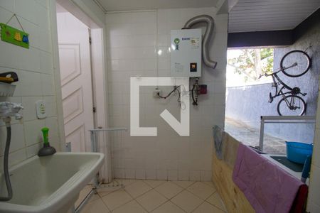 Casa de condomínio à venda com 400m², 3 quartos e 1 vagaÁrea de Serviço