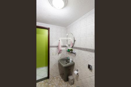 Casa à venda com 220m², 3 quartos e 2 vagasBanheiro