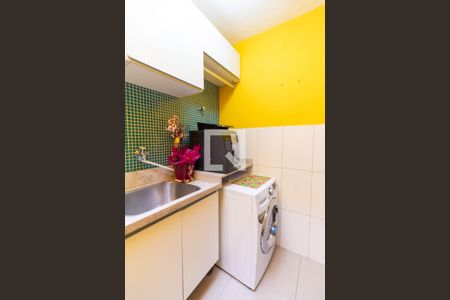 Casa de condomínio à venda com 70m², 2 quartos e 1 vagaÁrea de serviço