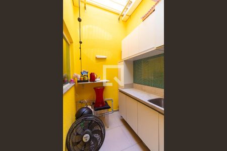 Casa de condomínio à venda com 70m², 2 quartos e 1 vagaÁrea de serviço