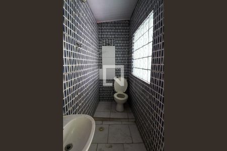 Casa à venda com 170m², 5 quartos e 2 vagas Casa à venda com 170m², 5 quartos e 2 vagasCasa 3 - Banheiro