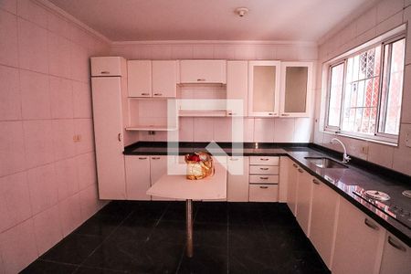 Casa à venda com 170m², 5 quartos e 2 vagas Casa à venda com 170m², 5 quartos e 2 vagasCasa 2 - Cozinha