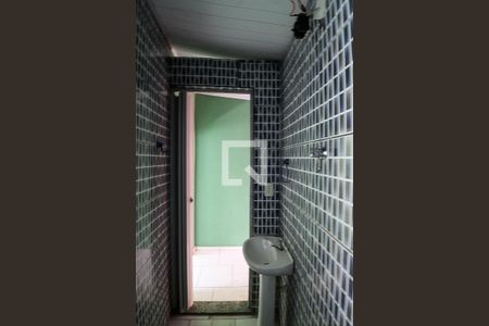 Casa à venda com 170m², 5 quartos e 2 vagas Casa à venda com 170m², 5 quartos e 2 vagasCasa 3 - Banheiro