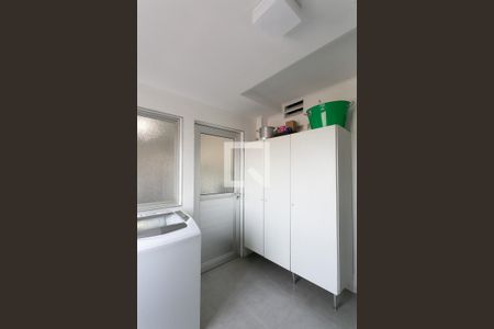 Apartamento à venda com 160m², 4 quartos e 2 vagas Apartamento à venda com 160m², 4 quartos e 2 vagasÁrea de Serviço