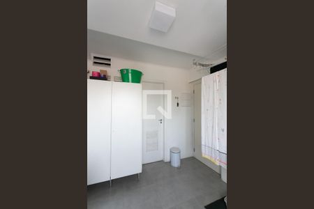 Apartamento à venda com 160m², 4 quartos e 2 vagas Apartamento à venda com 160m², 4 quartos e 2 vagasÁrea de Serviço