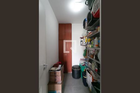 Apartamento à venda com 160m², 4 quartos e 2 vagas Apartamento à venda com 160m², 4 quartos e 2 vagasQuarto de Serviço