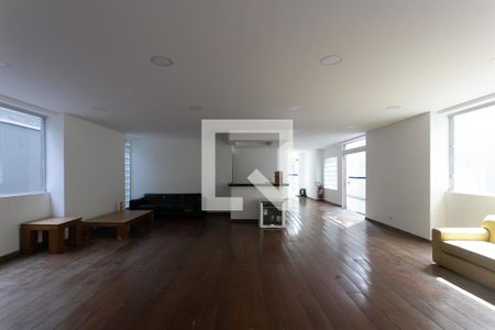 Apartamento à venda com 160m², 4 quartos e 2 vagas Apartamento à venda com 160m², 4 quartos e 2 vagasÁrea comum - Salão de festas