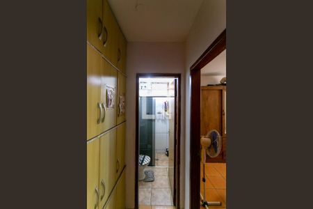 Corredor de apartamento à venda com 2 quartos, 50m² em Floramar, Belo Horizonte