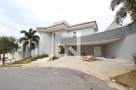 Casa de condomínio para alugar com 450m², 4 quartos e 5 vagasFachada
