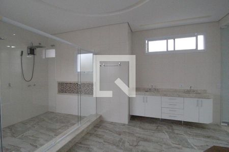 Casa de condomínio para alugar com 450m², 4 quartos e 5 vagasBanheiro da Suíte master
