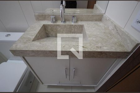 Casa de condomínio para alugar com 450m², 4 quartos e 5 vagasBanheiro da Suíte 2