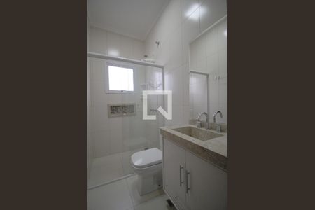 Casa de condomínio para alugar com 450m², 4 quartos e 5 vagasBanheiro da Suíte 3