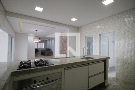 Casa de condomínio para alugar com 450m², 4 quartos e 5 vagasCozinha