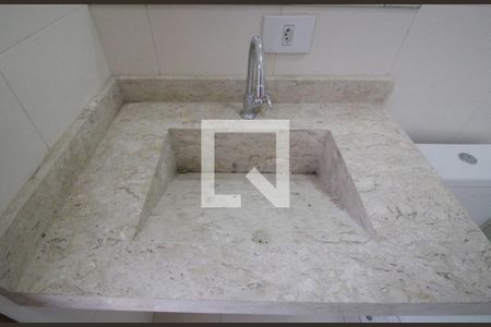 Casa de condomínio para alugar com 450m², 4 quartos e 5 vagasBanheiro