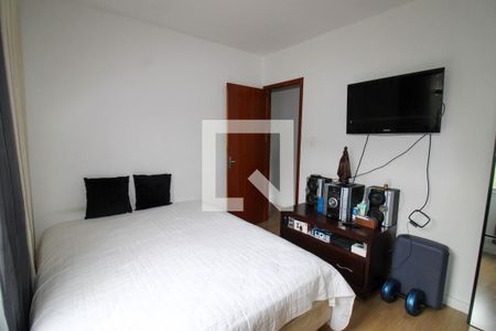 Quarto 1 de apartamento à venda com 3 quartos, 77m² em Grajaú, Rio de Janeiro