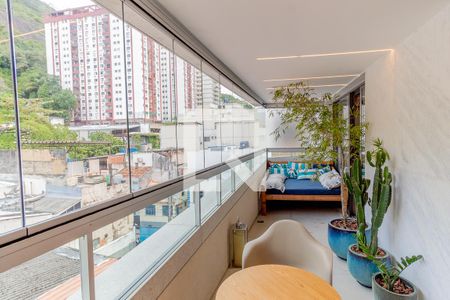 Apartamento à venda com 110m², 3 quartos e 1 vagaVaranda