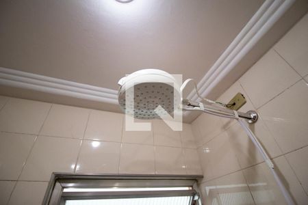 Casa à venda com 108m², 3 quartos e 2 vagasChuveiro