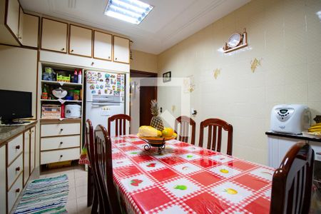 Casa à venda com 108m², 3 quartos e 2 vagasCozinha