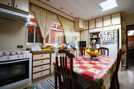 Casa à venda com 108m², 3 quartos e 2 vagasCozinha