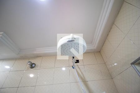 Casa à venda com 108m², 3 quartos e 2 vagasChuveiro