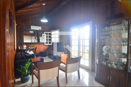 Sala de casa à venda com 4 quartos, 234m² em Igara, Canoas