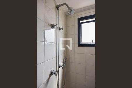 Apartamento para alugar com 90m², 2 quartos e 2 vagas Apartamento para alugar com 90m², 2 quartos e 2 vagasChuveiro do banheiro