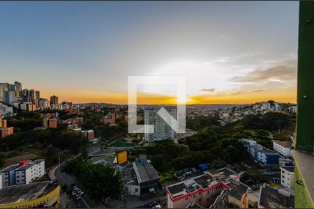 Apartamento para alugar com 75m², 2 quartos e 2 vagasVista