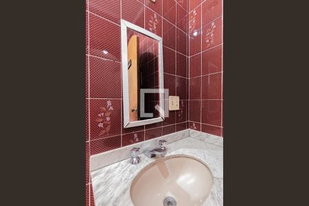 Casa à venda com 240m², 4 quartos e 3 vagasBanheiro da Suíte 2