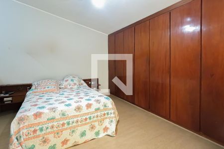 Casa à venda com 240m², 4 quartos e 3 vagasSuíte 1