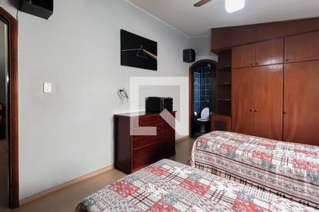 Casa à venda com 240m², 4 quartos e 3 vagasSuíte 3
