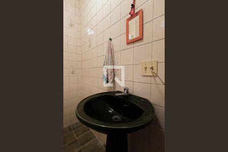 Casa à venda com 240m², 4 quartos e 3 vagasBanheiro de Serviço