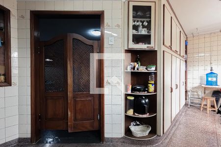 Casa à venda com 240m², 4 quartos e 3 vagasCozinha e Área de Serviço