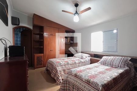 Casa à venda com 240m², 4 quartos e 3 vagasSuíte 3