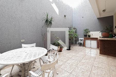 Casa à venda com 240m², 4 quartos e 3 vagasVaranda