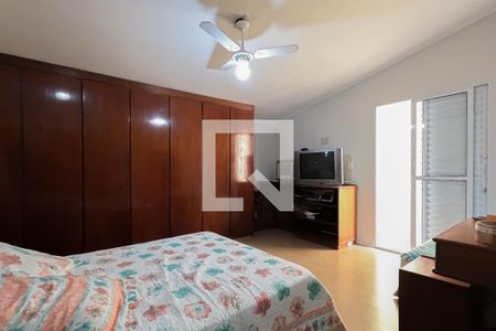 Casa à venda com 240m², 4 quartos e 3 vagasSuíte 1