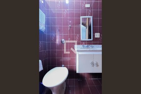 Casa à venda com 240m², 4 quartos e 3 vagasBanheiro da Suíte 2